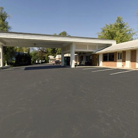 Econo Lodge Oskaloosa Eksteriør billede
