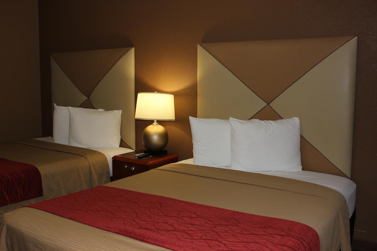 Econo Lodge Oskaloosa Eksteriør billede