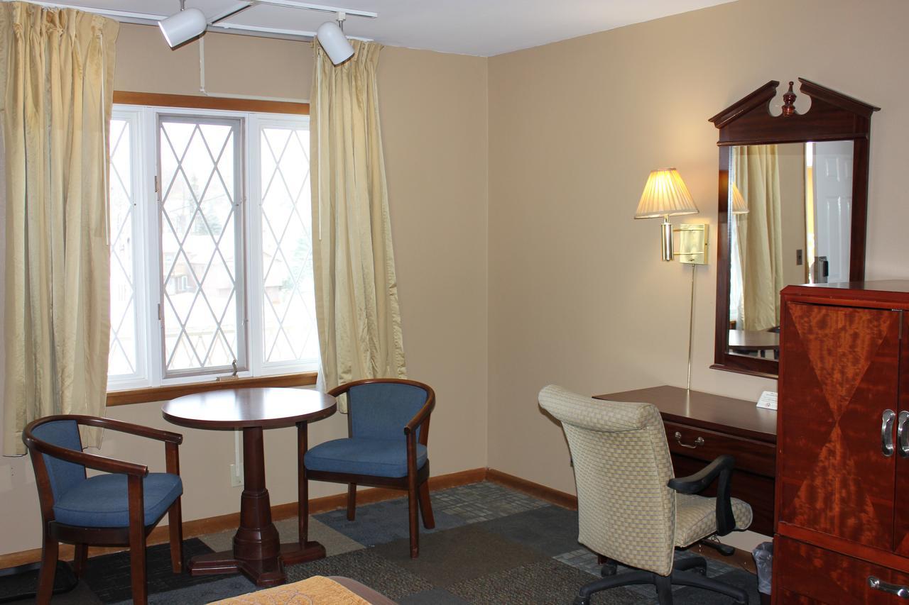 Econo Lodge Oskaloosa Eksteriør billede