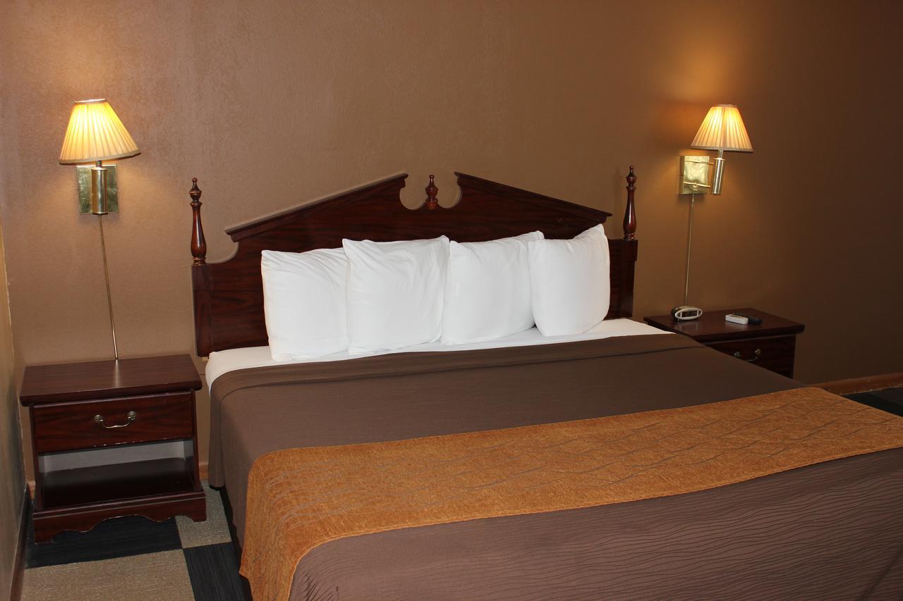 Econo Lodge Oskaloosa Eksteriør billede