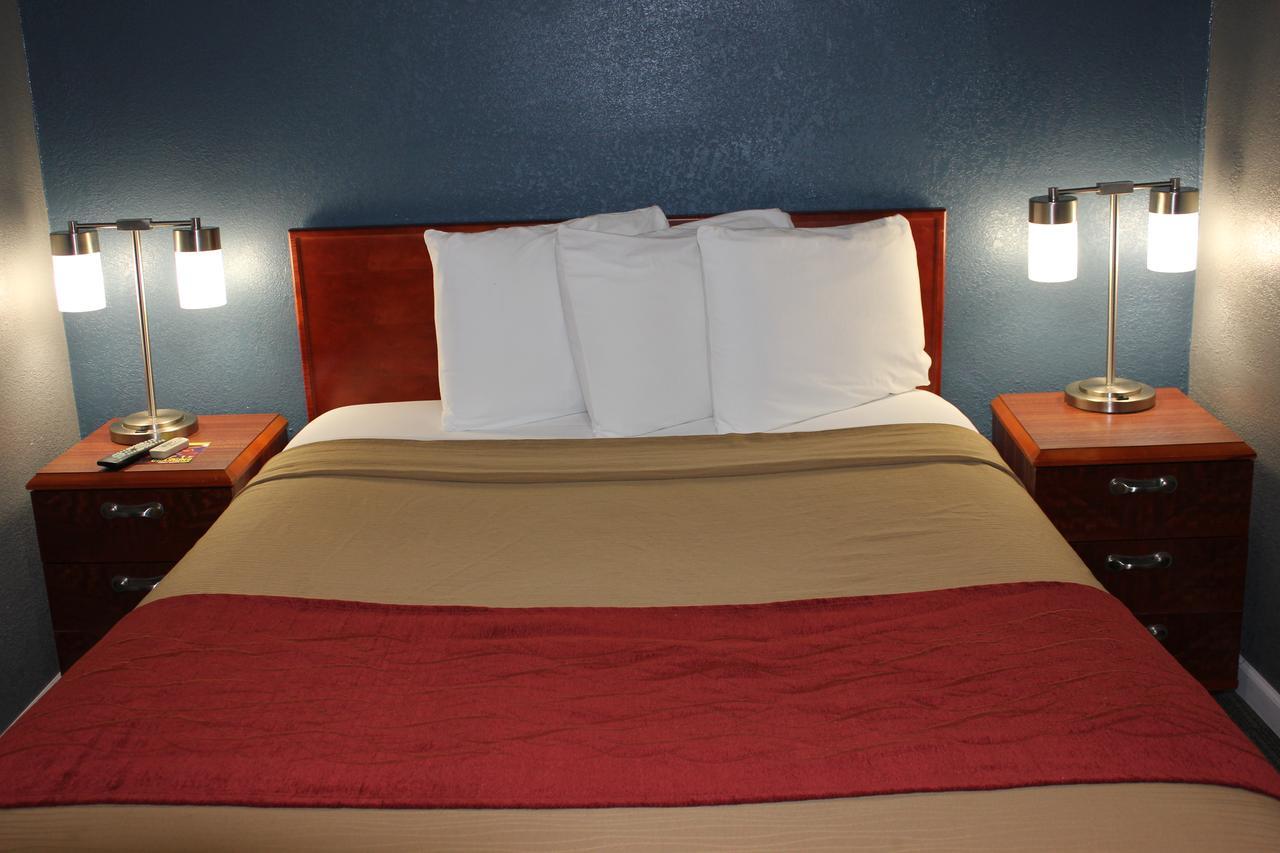 Econo Lodge Oskaloosa Eksteriør billede