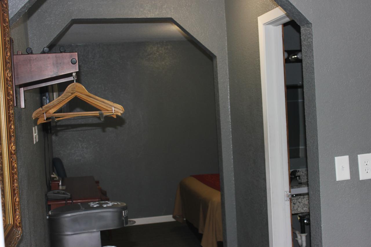 Econo Lodge Oskaloosa Eksteriør billede