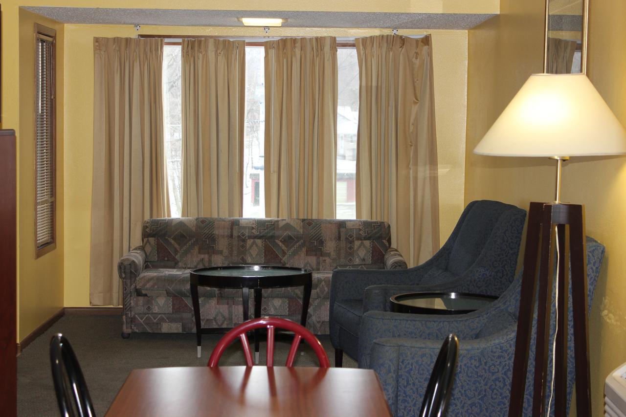 Econo Lodge Oskaloosa Eksteriør billede