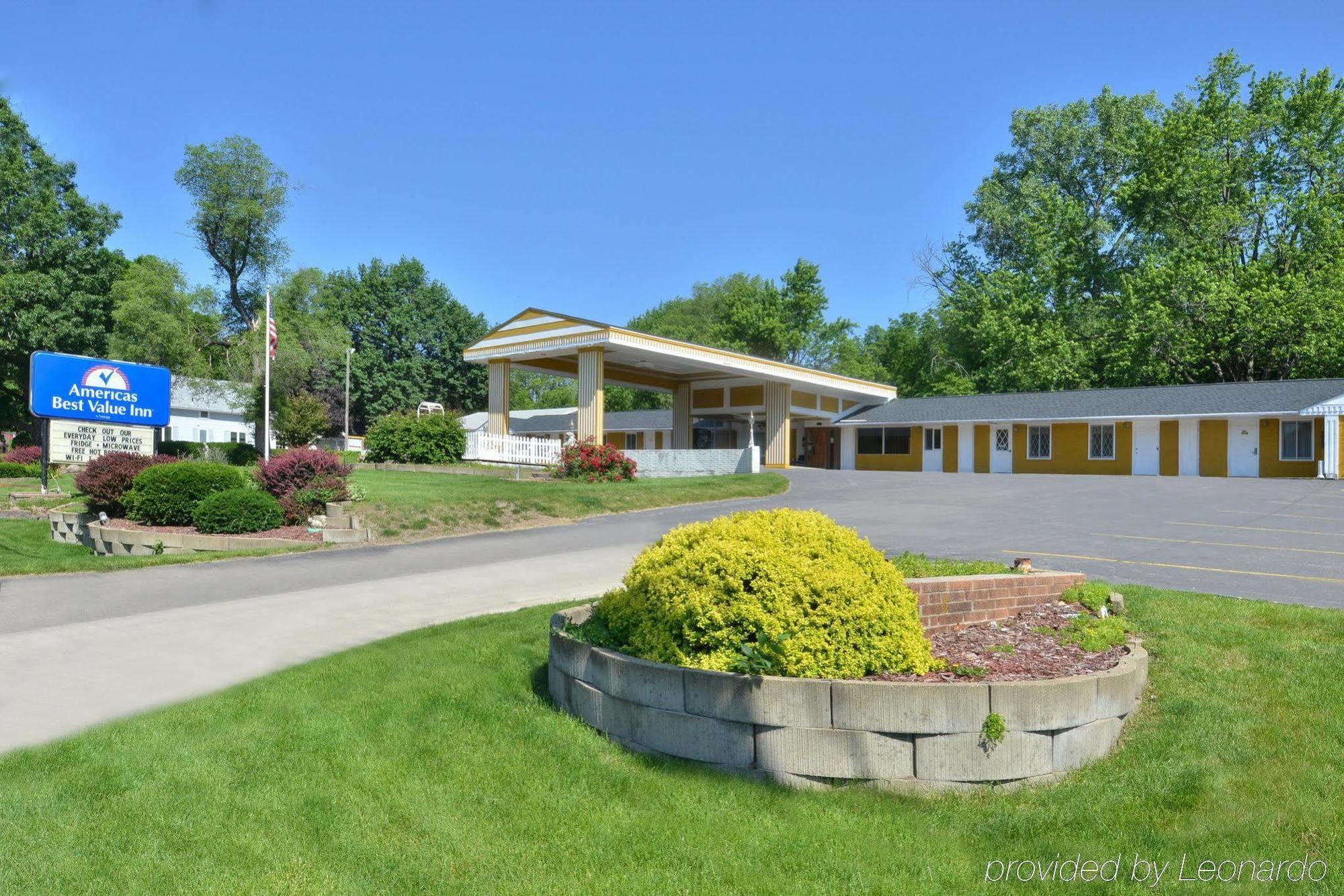 Econo Lodge Oskaloosa Eksteriør billede